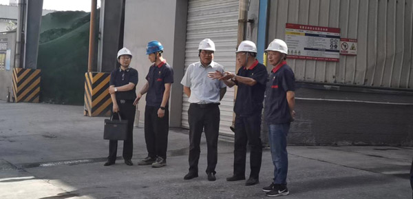 集團(tuán)公司黨委委員、股份公司黨委書記、總經(jīng)理蔣培進(jìn)到建材公司調(diào)...