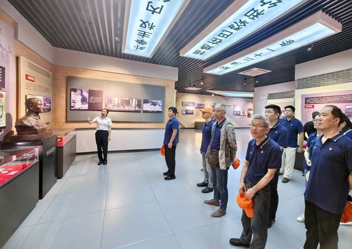 公司黨委組織開(kāi)展黨日活動(dòng)